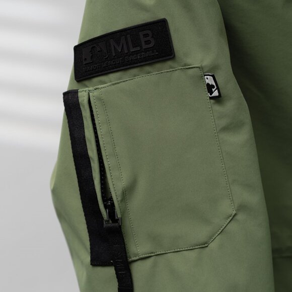 MLB Yankees Green Fur Collar Hooded Down Jacket - Picture 4 of 9